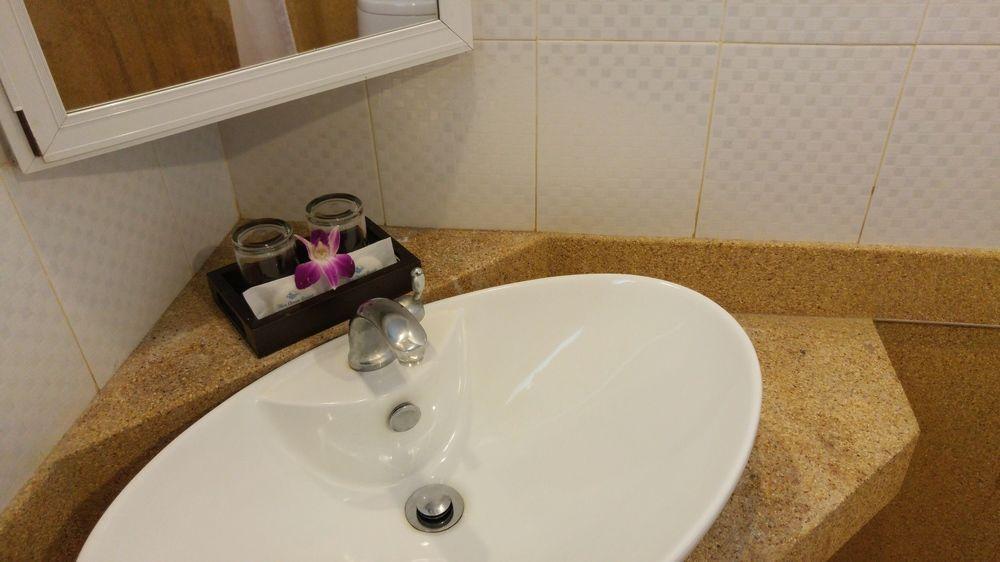 บลู โอเชี่ยน สตูดิโอ Hotel Patong ภายนอก รูปภาพ