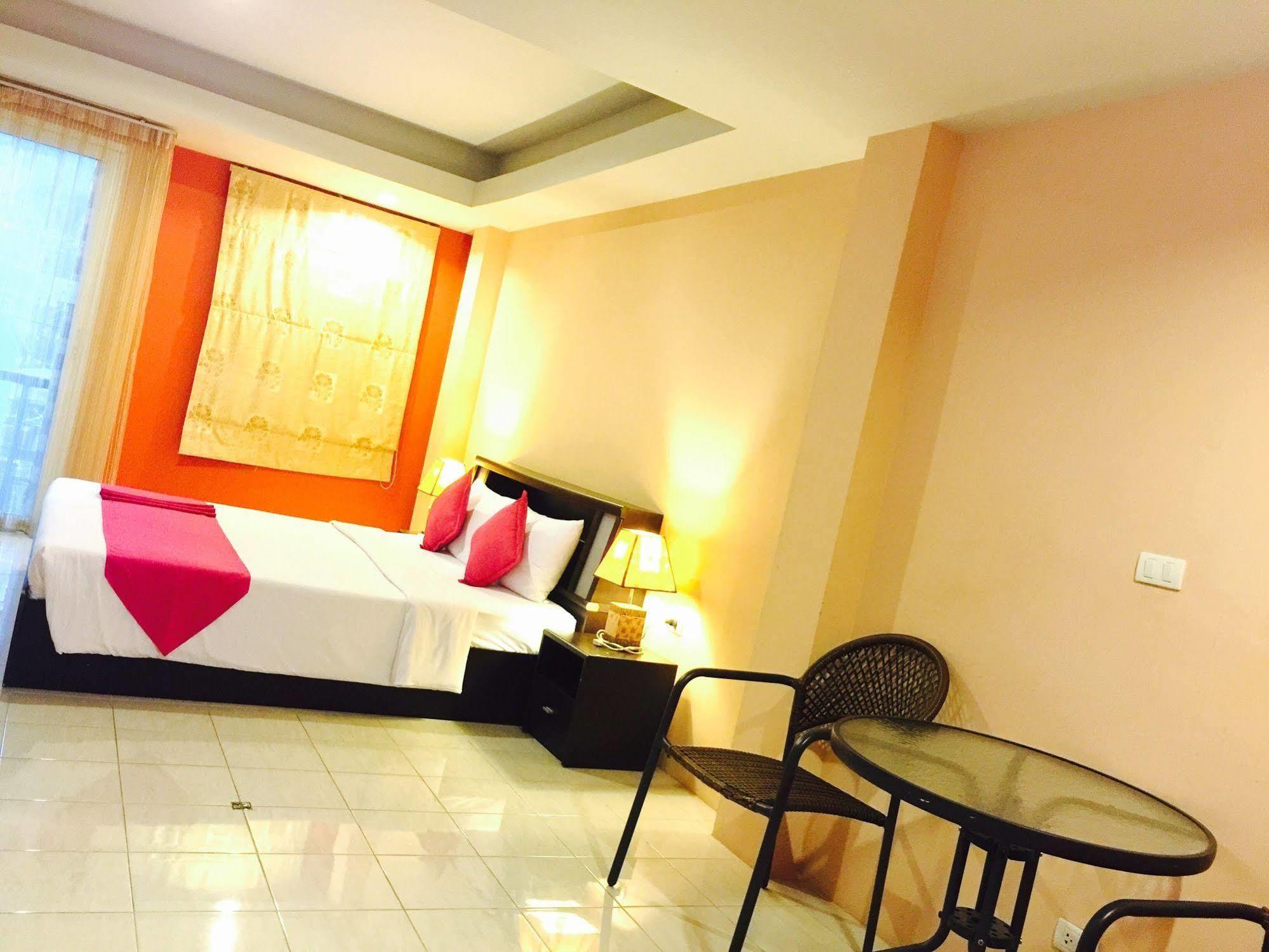 บลู โอเชี่ยน สตูดิโอ Hotel Patong ภายนอก รูปภาพ